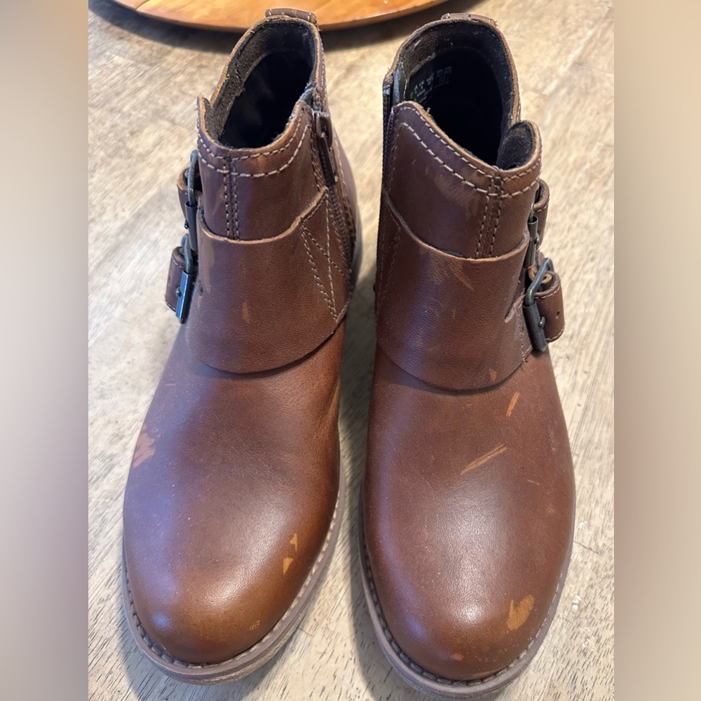 Timberland side zip brown ankle boot